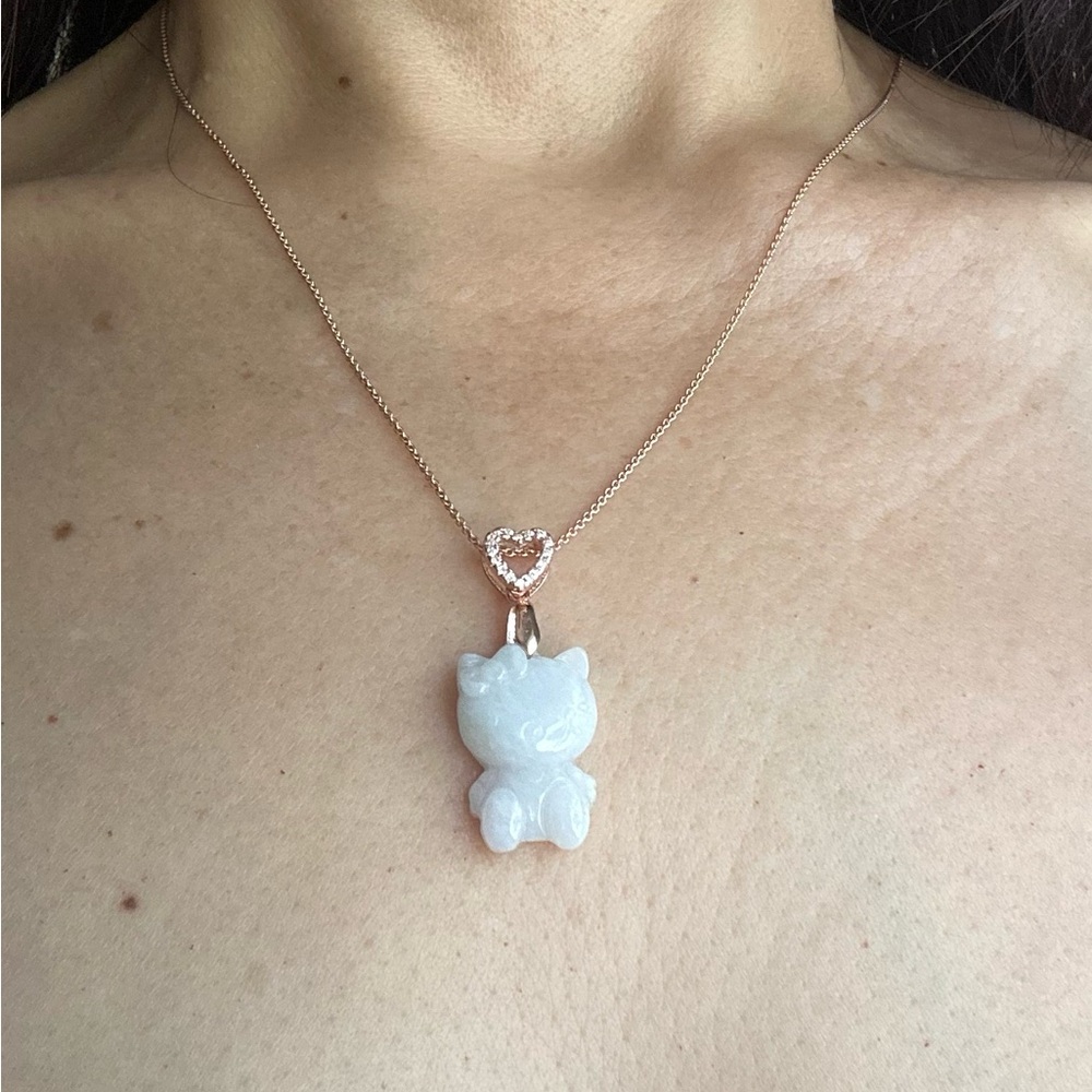 Elegant Jade and Rose Gold Plated Sterling Silver Hello Kitty Pendant Necklace